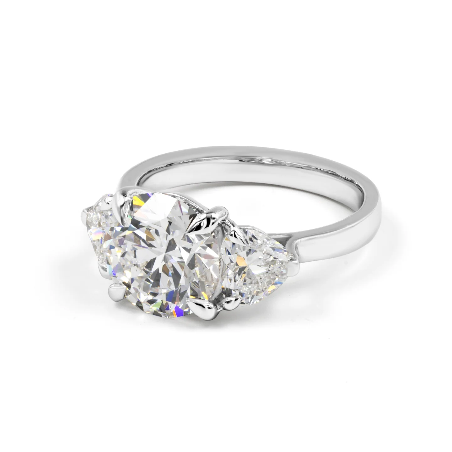 4.12 Cts 14k White Gold Round Shape 3 Stones Ring - Image 4