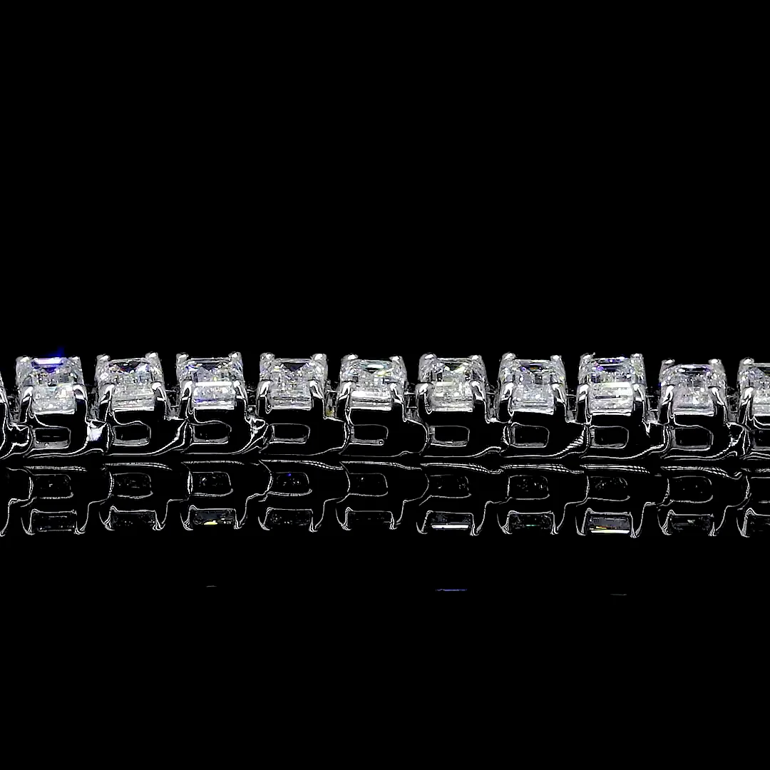 10.4 Cts 14k White Gold Emerald Shape Tennis Bracelet - Image 4