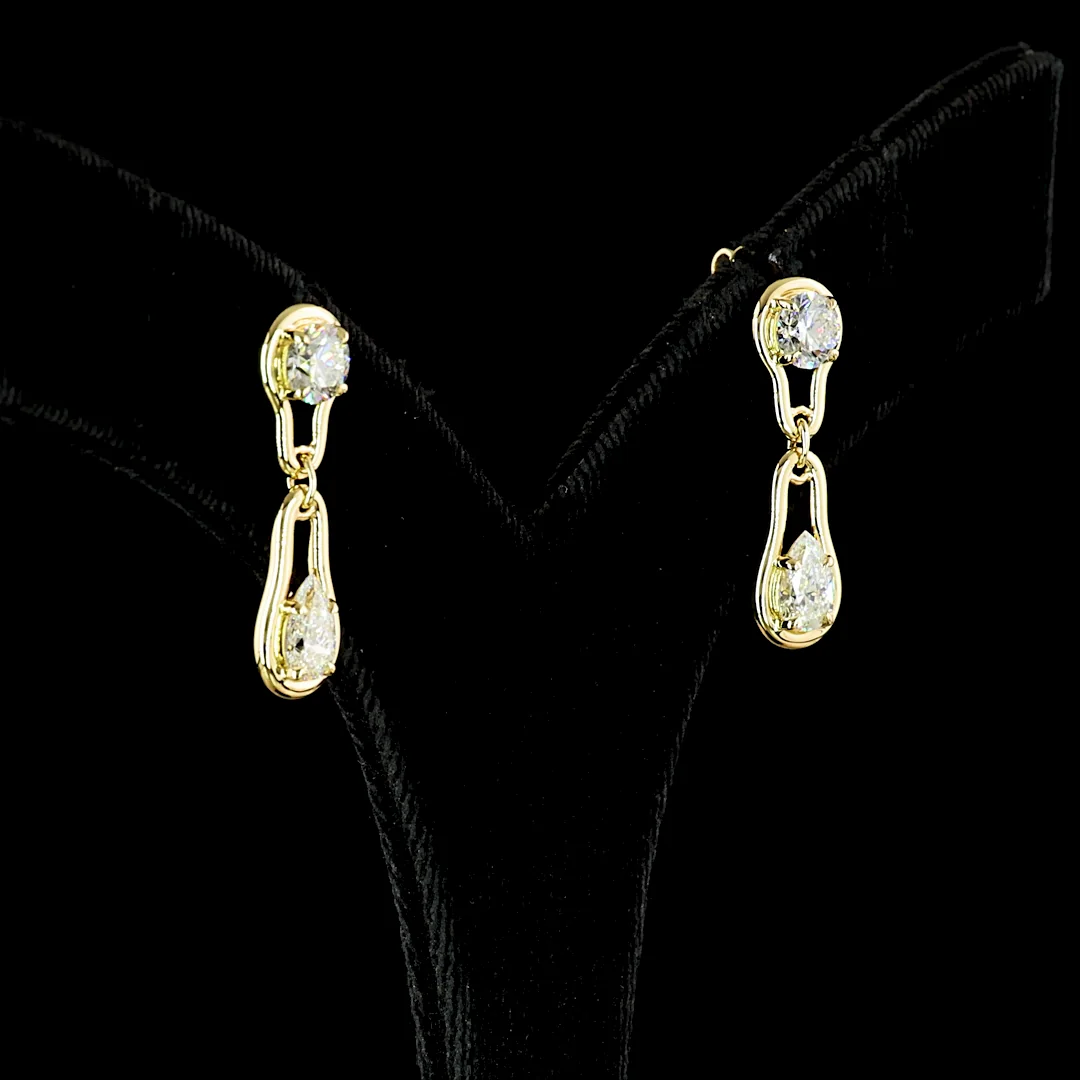 2.09 Cts 14k Yellow Gold Pear Shape Hanging Earring - Image 2