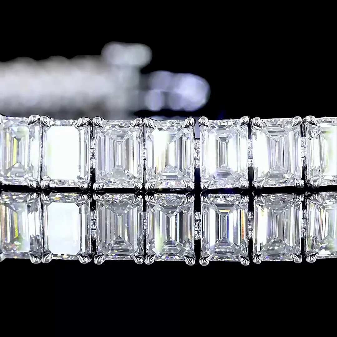 11.88 Cts 14k White Gold Emerald Shape Tennis Bracelet - Image 2