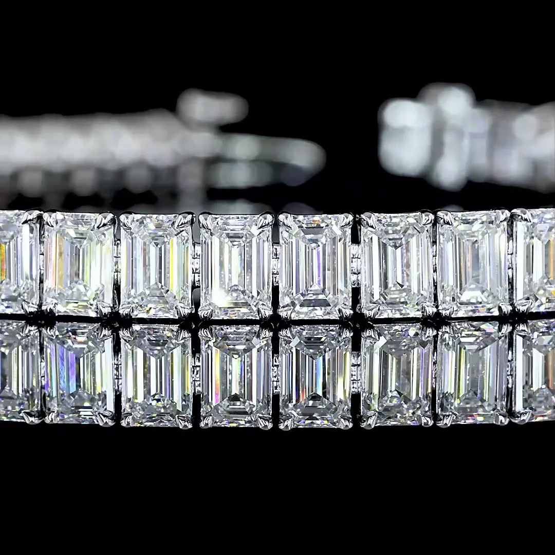 14.01 Cts 14k White Gold Emerald Shape Tennis Bracelet - Image 2