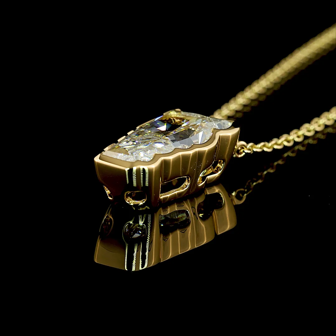 4.27 Cts 18k Yellow Gold Horse Shape Symbol Pendant - Image 4