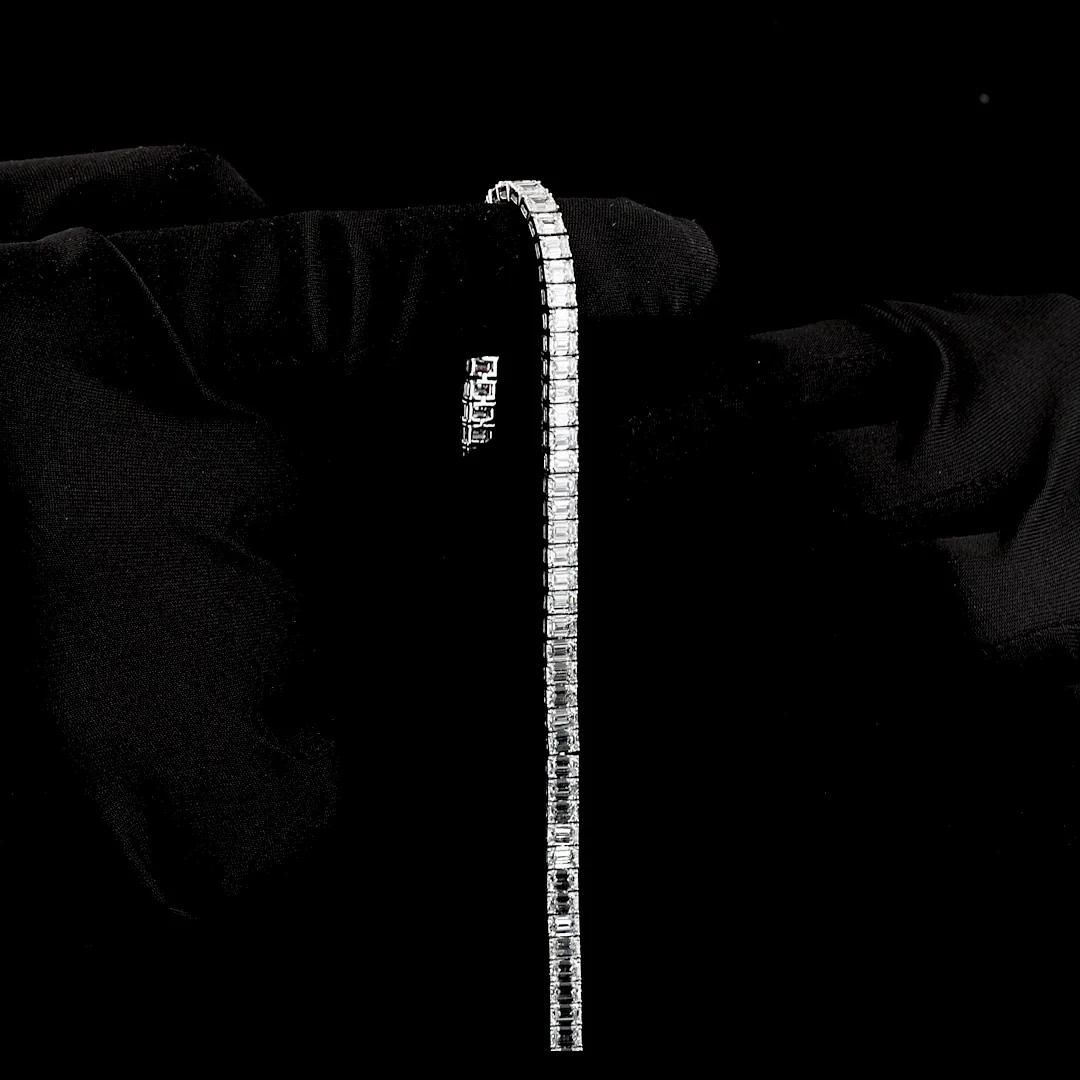 9.76 Cts 14k White Gold Emerald Shape Tennis Bracelet - Image 3