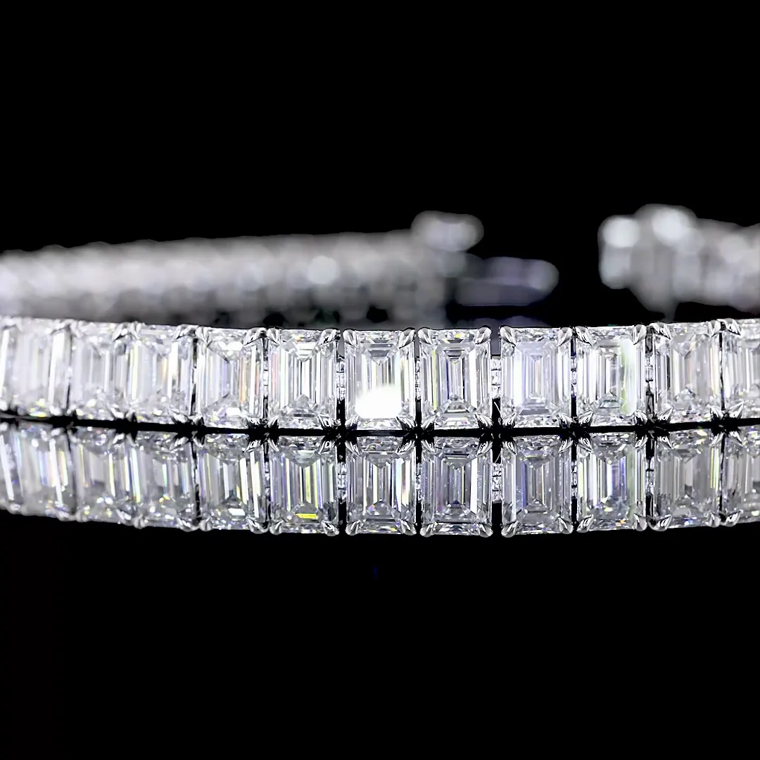 13.86 Cts 14k White Gold Emerald Shape Tennis Bracelet - Image 2