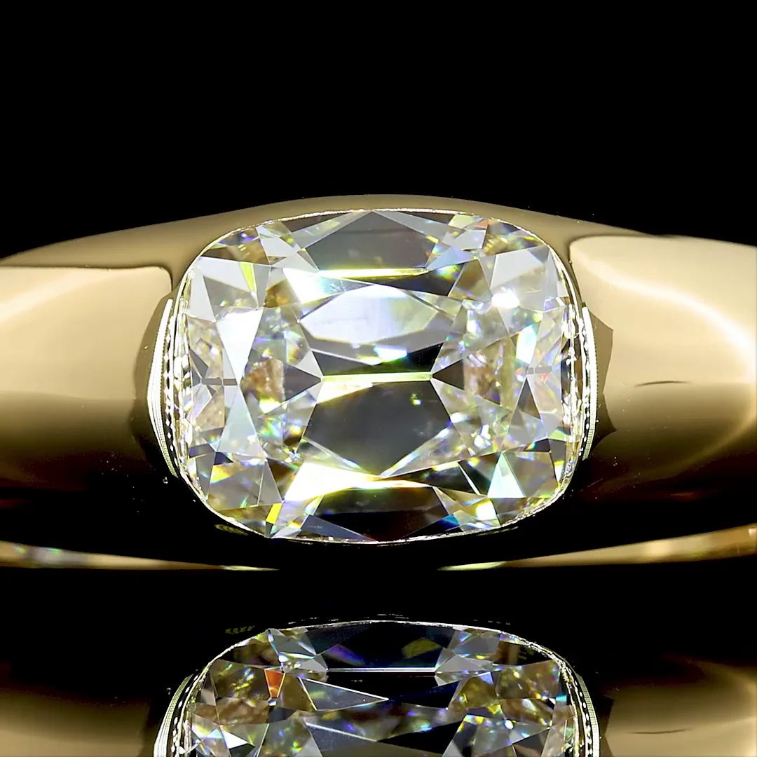 1.31 Cts 14k Yellow Gold Antique Cushion Shape Solitaire Ring - Image 3