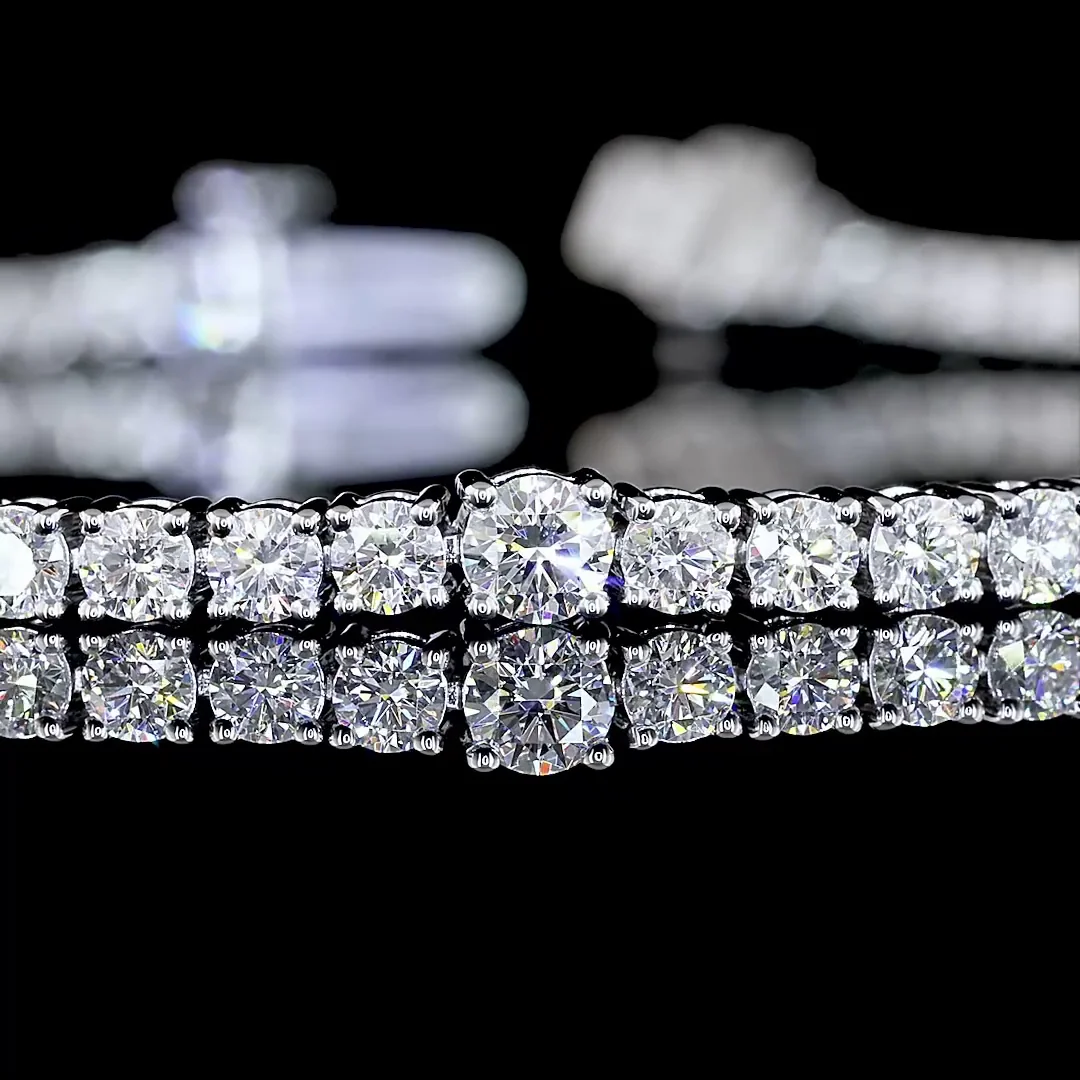 3.76 Cts 14k White Gold Round Shape Station Line Tennis Bracelet - Image 2