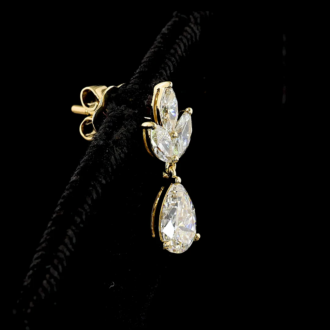 1.9 Cts 14k Yellow Gold Pear Shape Hanging Earring - Image 2