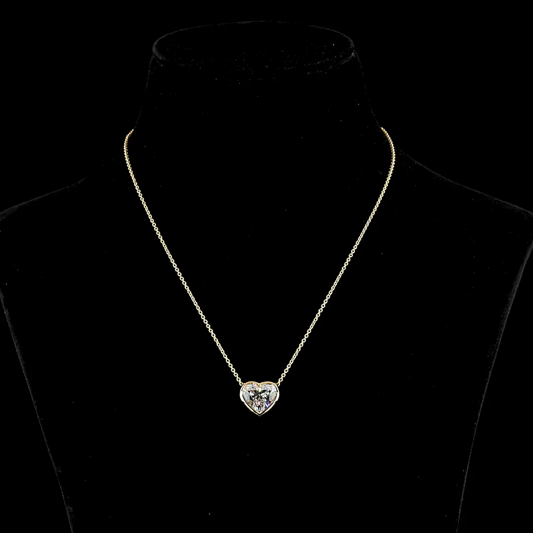 5.05 Cts 18k Yellow Gold Heart Shape Solitaire Pendant - Video
