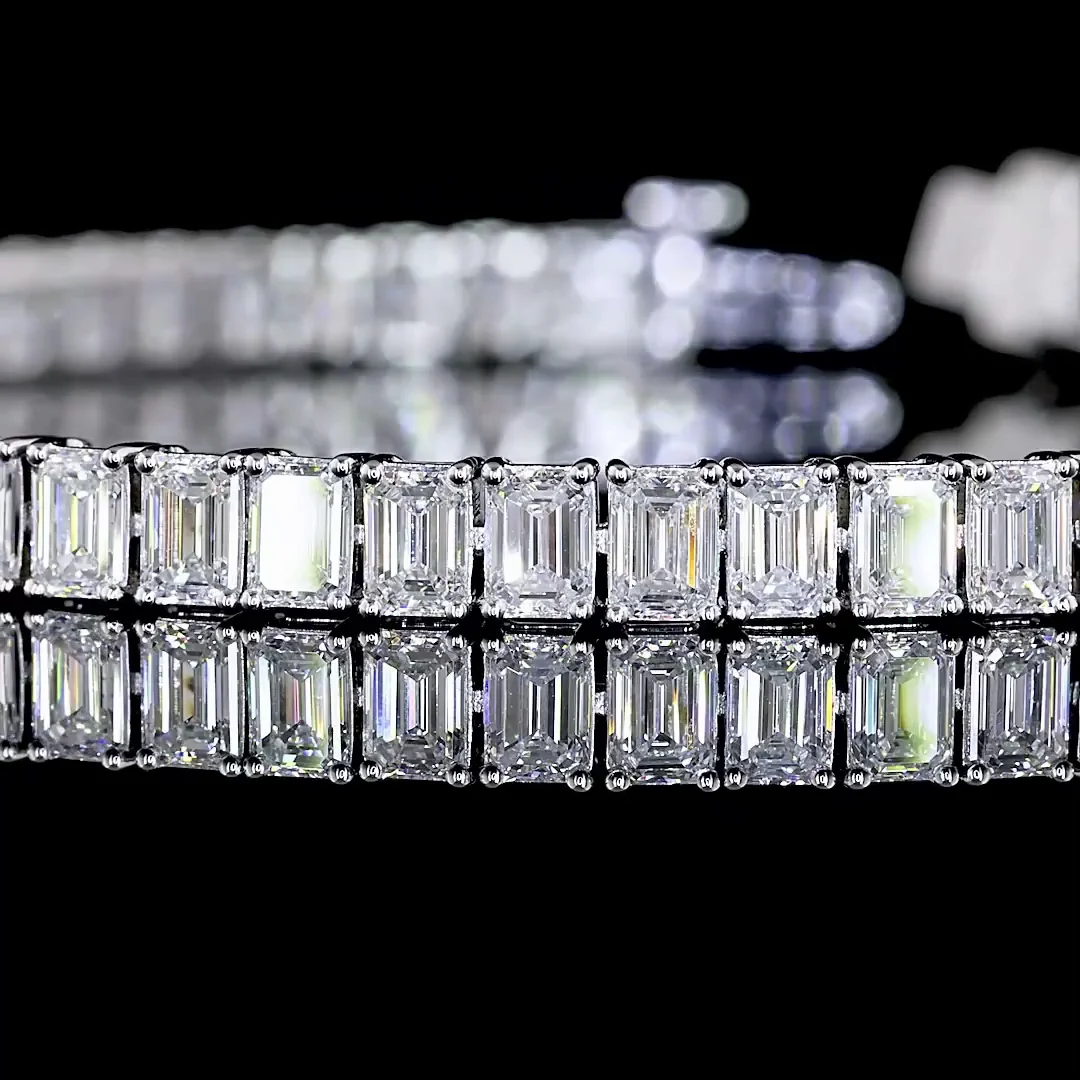9.39 Cts 14k White Gold Emerald Shape Tennis Bracelet - Image 2
