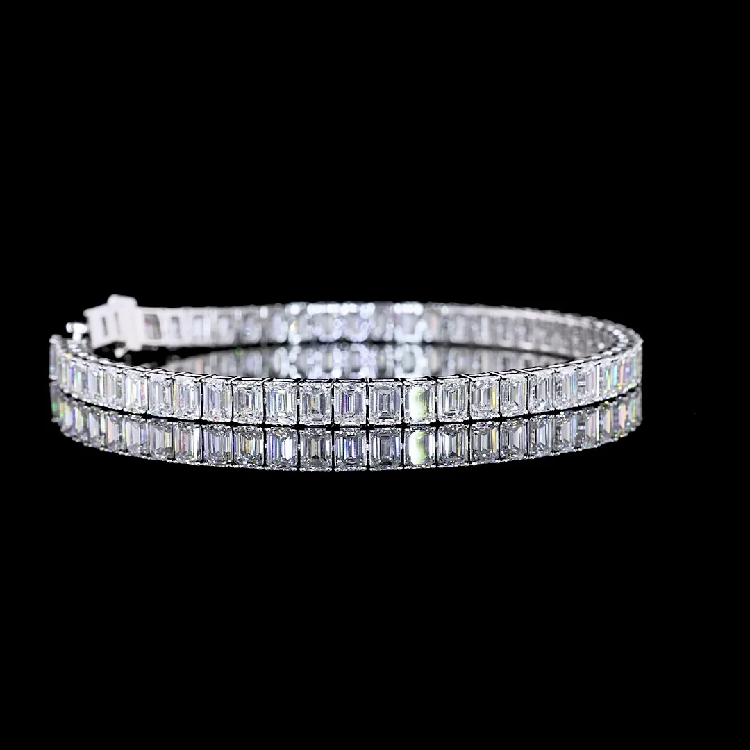 13.34 Cts 14k White Gold Emerald Shape Tennis Bracelet - Video