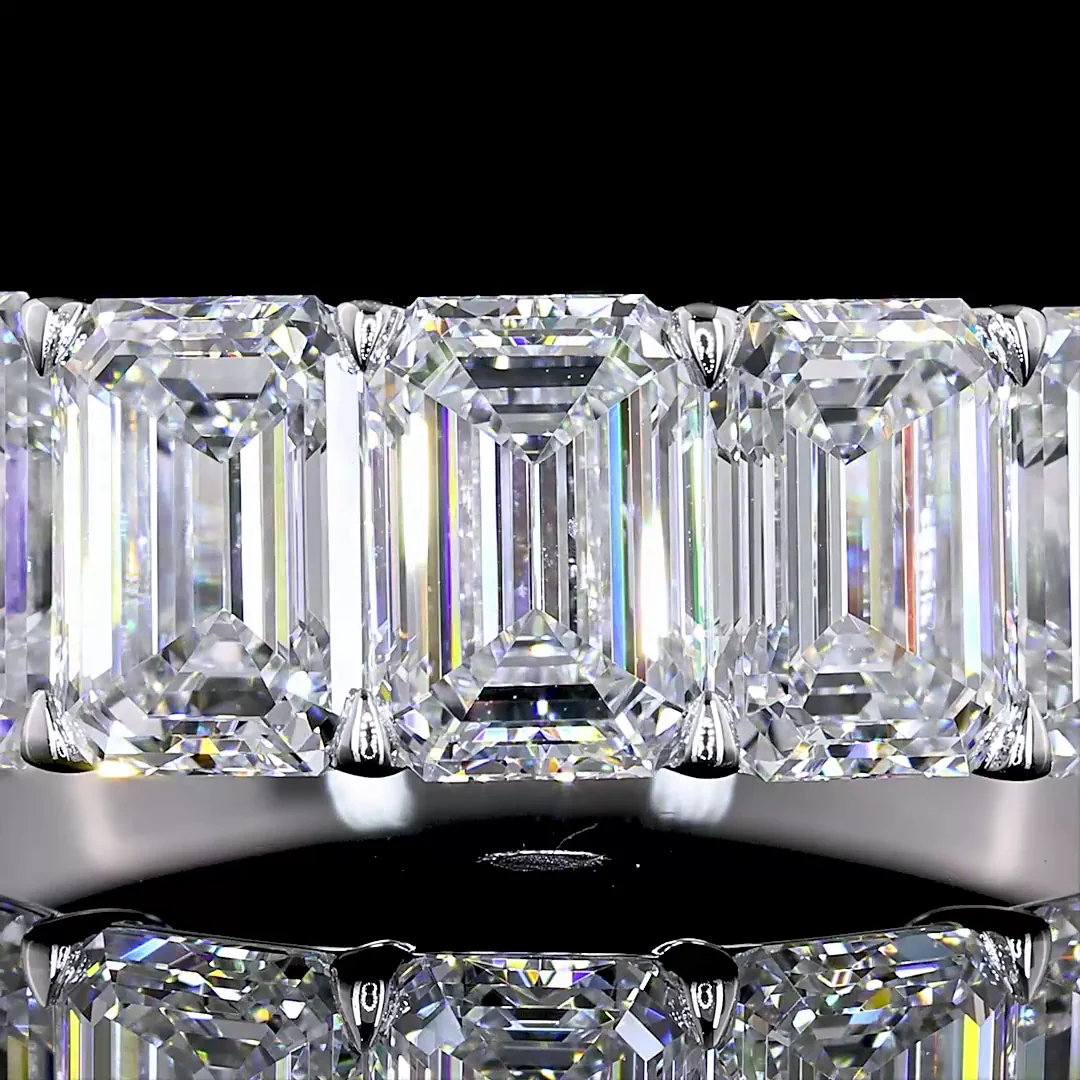 4.1 Cts 14k White Gold Emerald Shape 7 Stones Eternity Band - Image 3