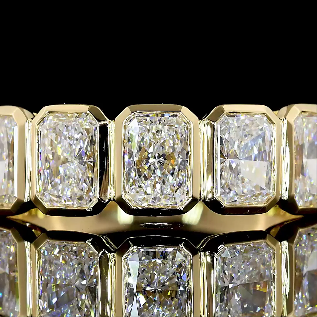 2.05 Cts 14k Yellow Gold Radiant Shape 5 Stones Eternity Band - Image 3