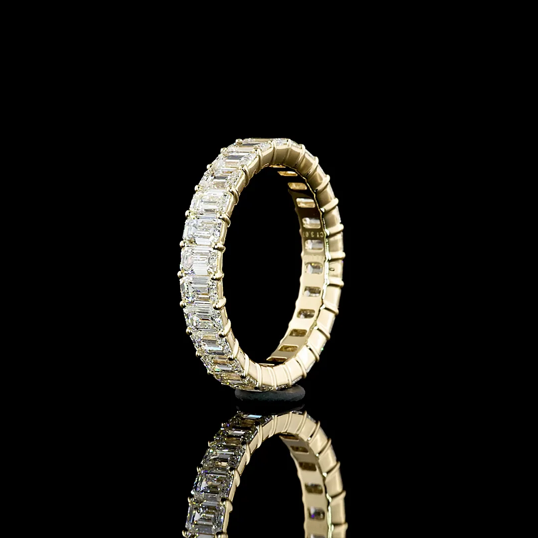 3.12 Cts 14k Yellow Gold Emerald Shape Eternity Band Ring - Image 4