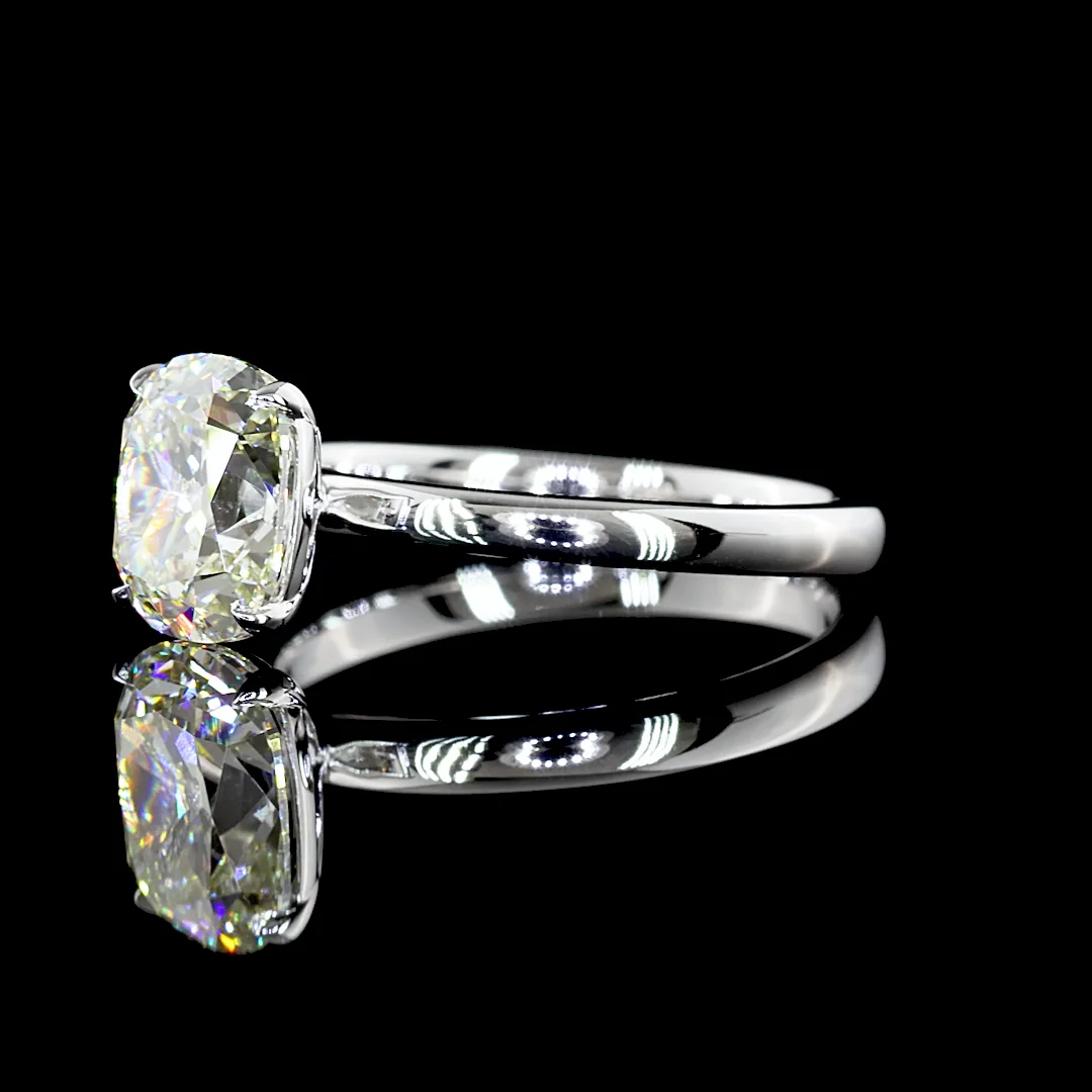 1.8 Cts 14k White Gold Antique Cushion Shape Solitaire Ring - Image 3