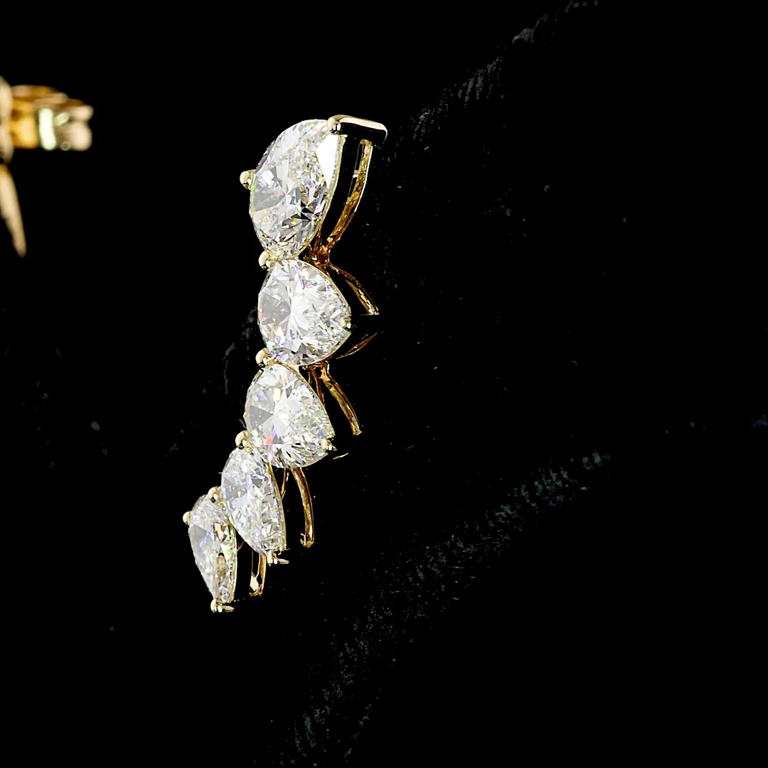 3.84 Cts 18k Yellow Gold Pear Shape Crawler Earring - Image 3