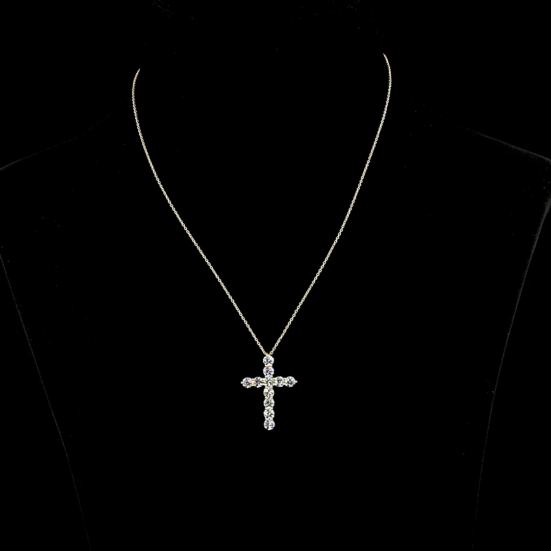 4.1 Cts 14k Yellow Gold Round Shape Symbol Pendant - Video