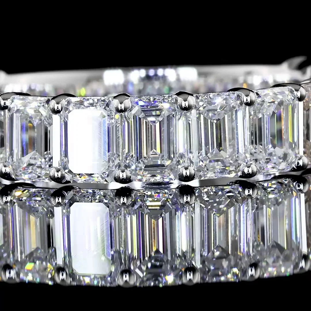 2.95 Cts 18k White Gold Emerald Shape 3/4 Band Eternity Band - Image 2