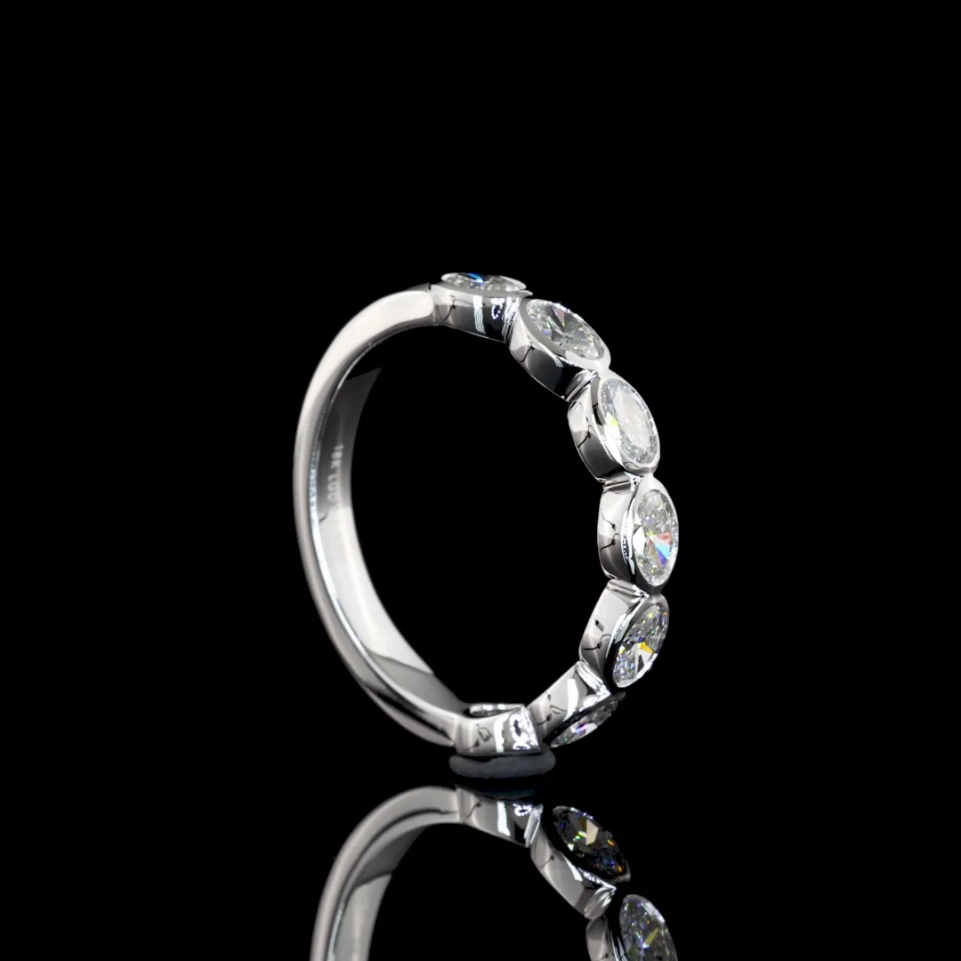 1.06 Cts 18k White Gold Oval Shape Half Eternity Eternity Band - Image 3