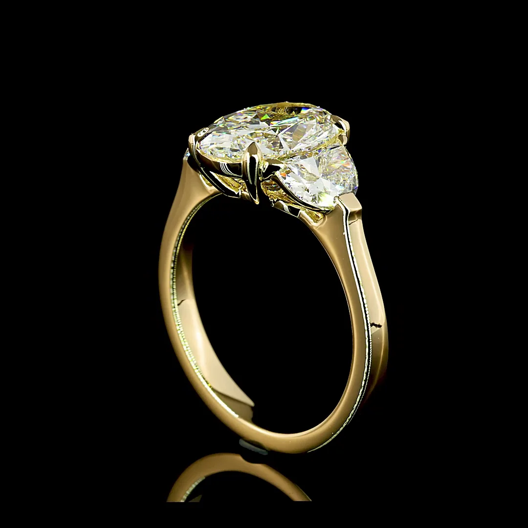 3.52 Cts 14k Yellow Gold Oval Shape 3 Stones Ring - Image 2