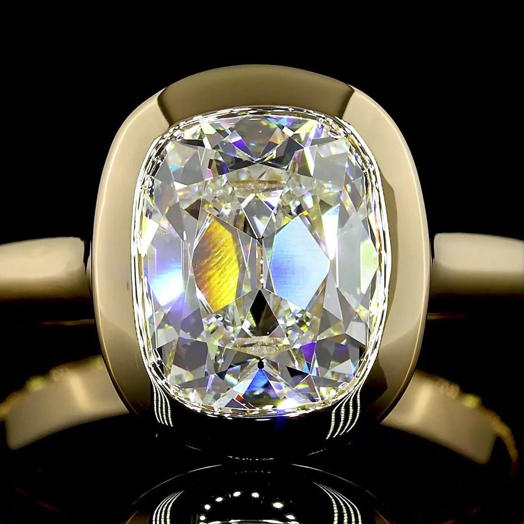 2.3 Cts 14k Yellow Gold Antique Cushion Shape Solitaire Ring - Image 3