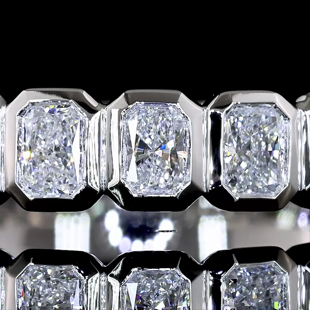 1.06 Cts Platinum Radiant Shape Half Eternity Eternity Band - Image 3