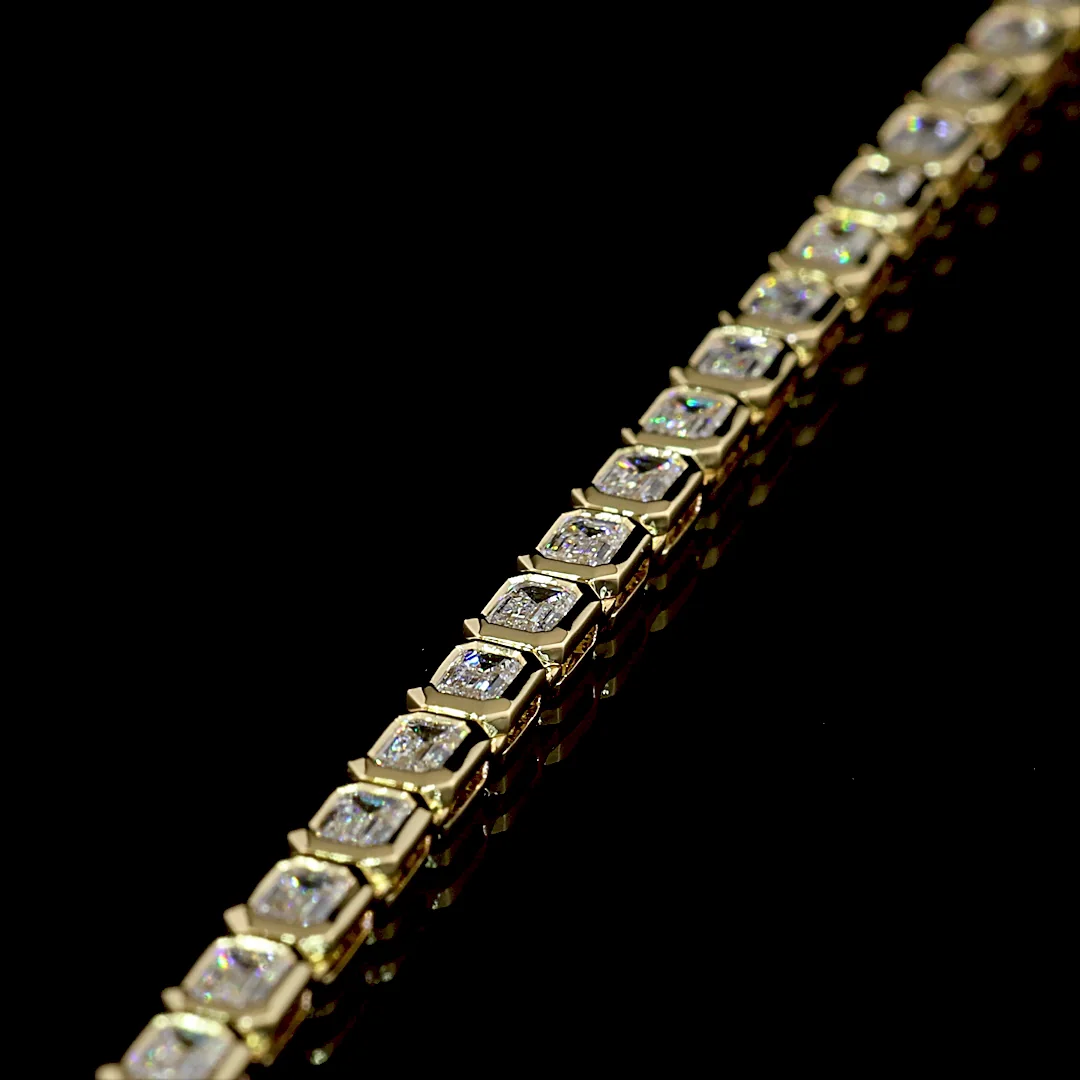 9.27 Cts 14k Yellow Gold Emerald Shape Tennis Necklace - Image 4