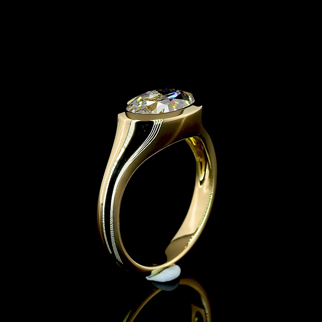 2.14 Cts 14k Yellow Gold Antique Oval Shape Solitaire Ring - Image 4
