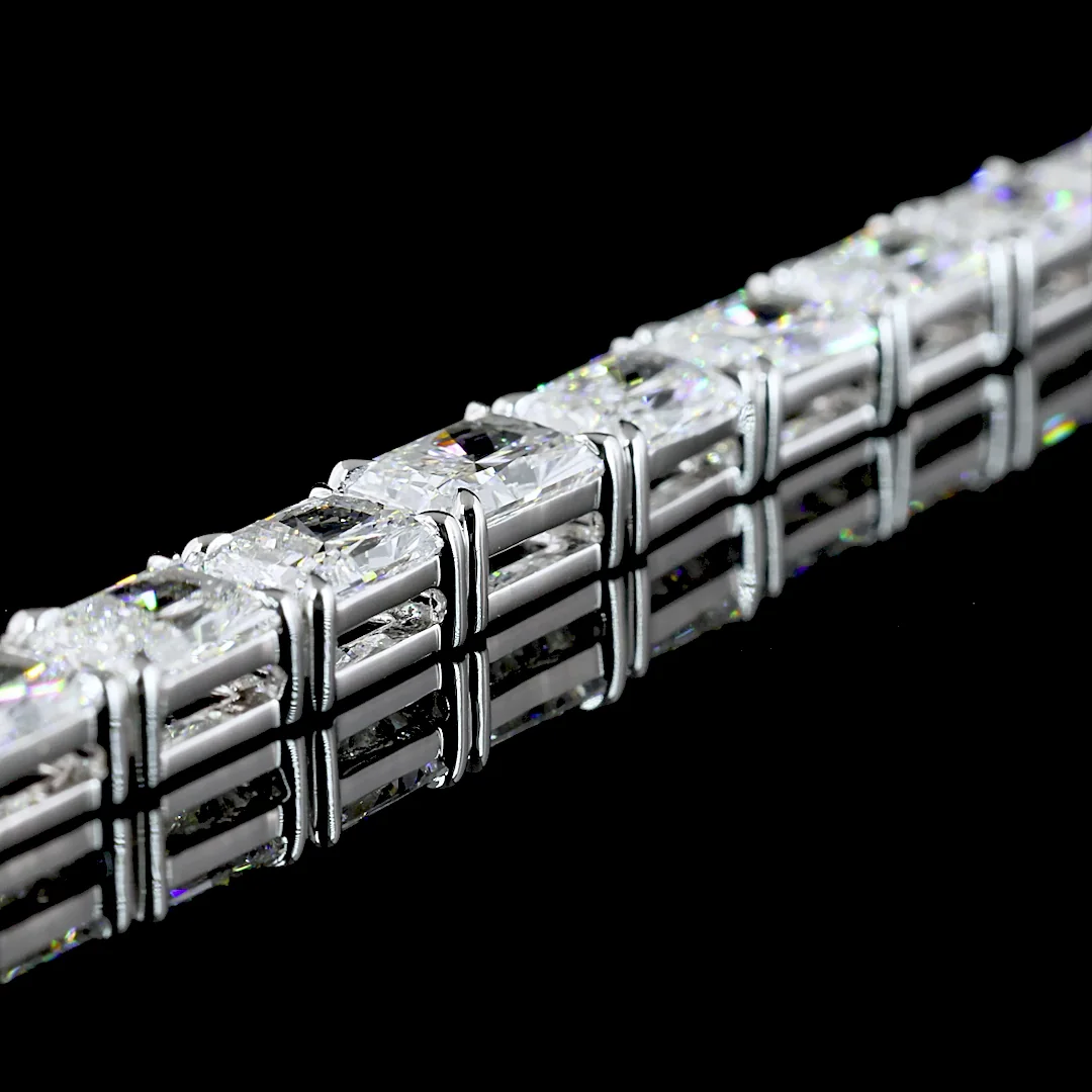 19.21 Cts 14k White Gold Radiant Shape Riviera Necklace - Image 2