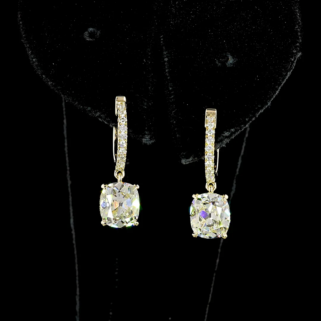 3.56 Cts 14k Yellow Gold Antique Cushion Shape Hanging Earring - Image 3