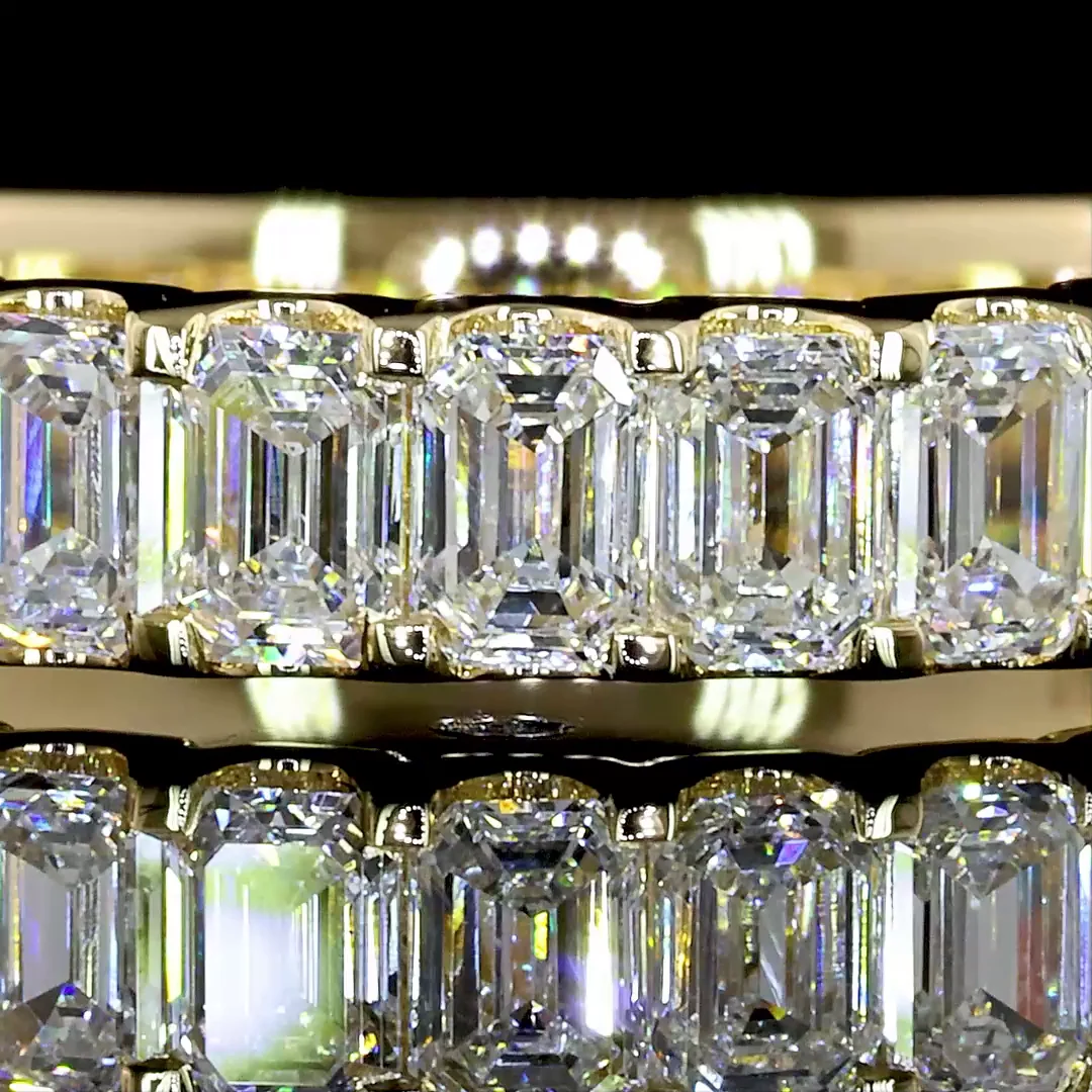 1.27 Cts 14k Yellow Gold Emerald Shape Half Eternity Eternity Band - Image 3