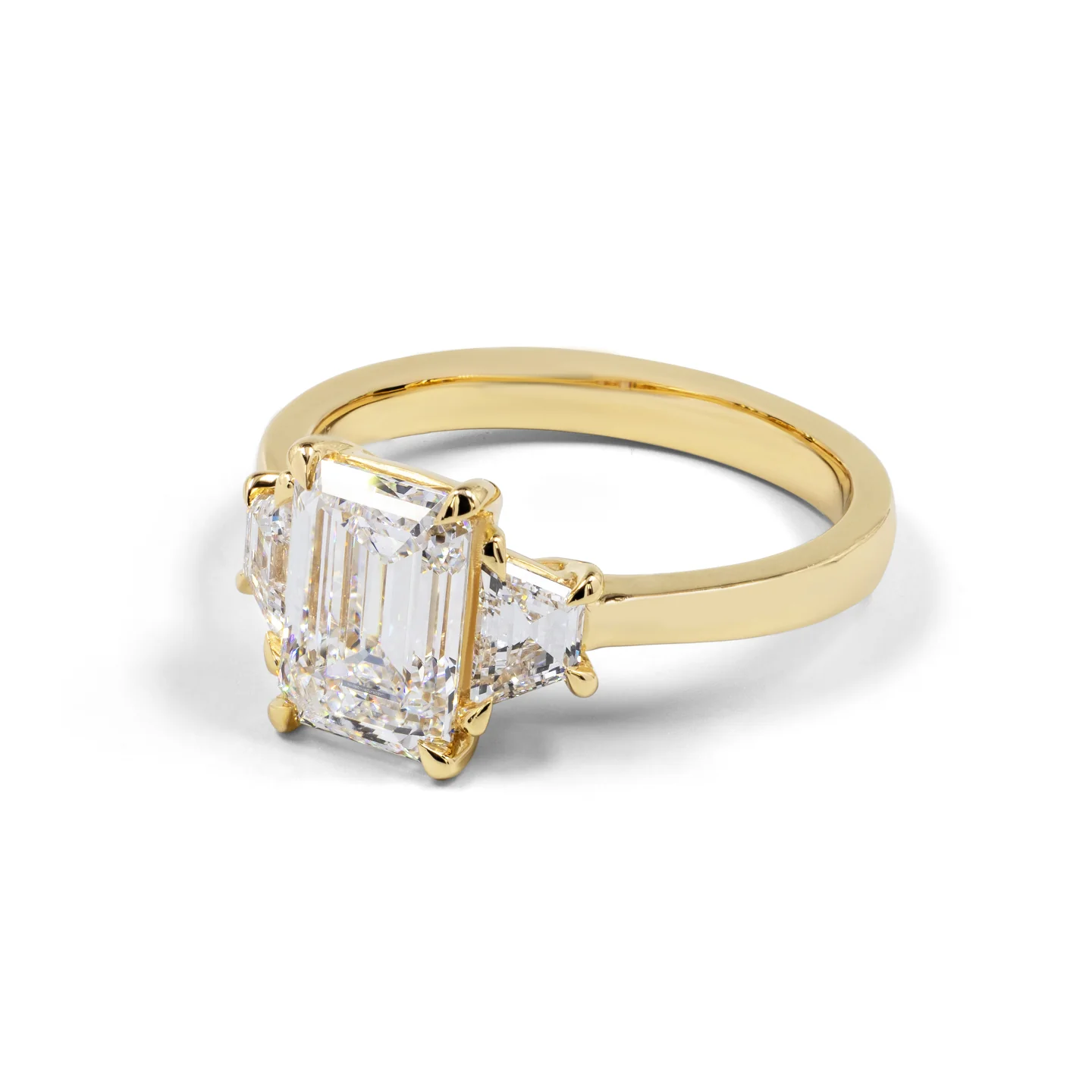 2.65 Cts 14k Yellow Gold Emerald Shape 3 Stones Ring - Image 2