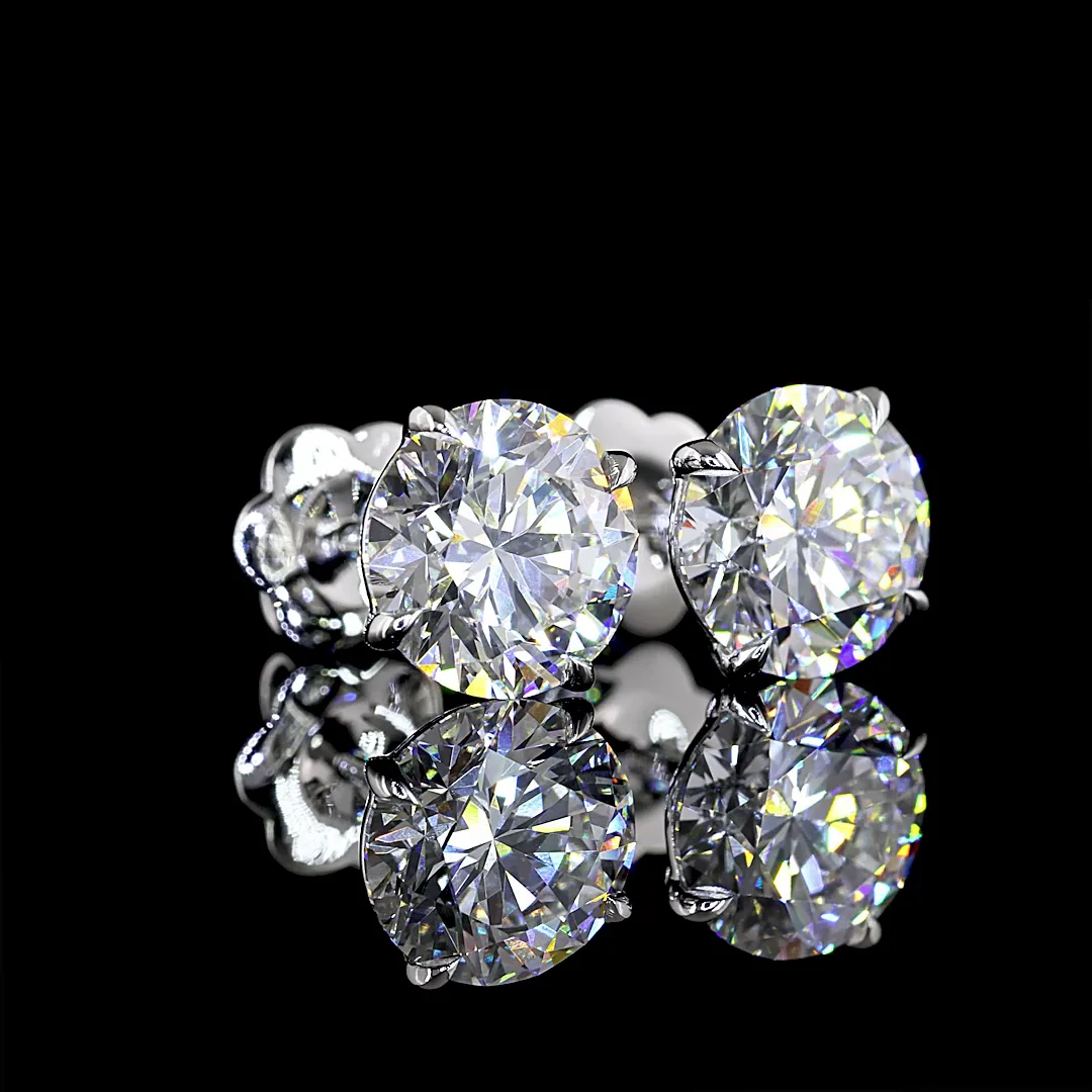4.25 Cts Platinum Round Shape Studs Earring - Video