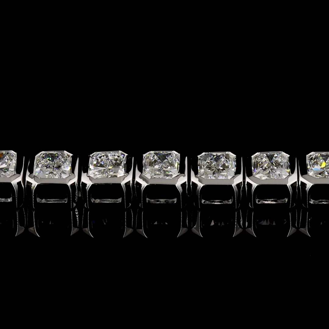6.98 Cts 14k White Gold Radiant Shape Tennis Bracelet - Image 4