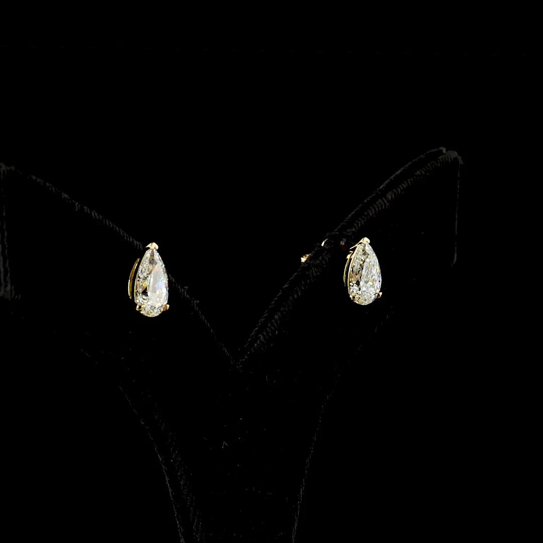 2.47 Cts 14k Yellow Gold Pear Shape Studs Earring - Image 2