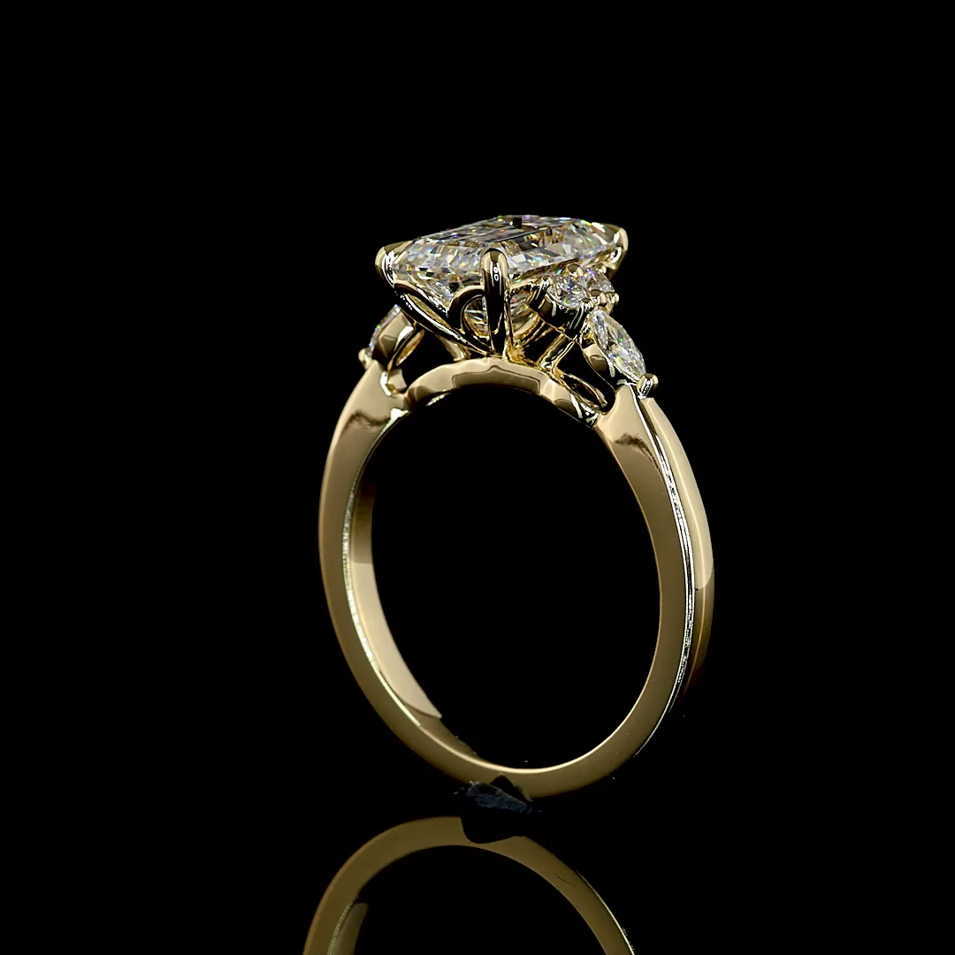 2.81 Cts 14k Yellow Gold Emerald Shape Special Ring - Image 2