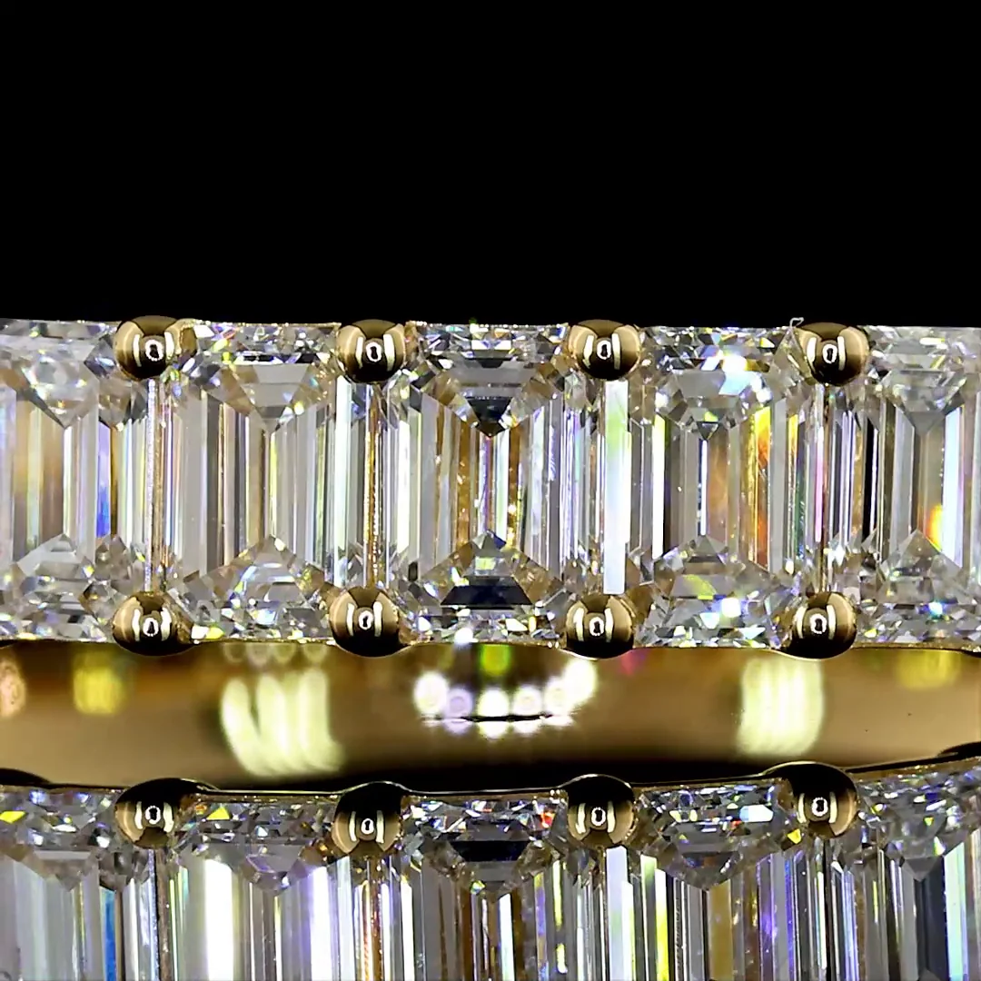 1.64 Cts 18k Yellow Gold Emerald Shape 3/4 Band Eternity Band - Image 3