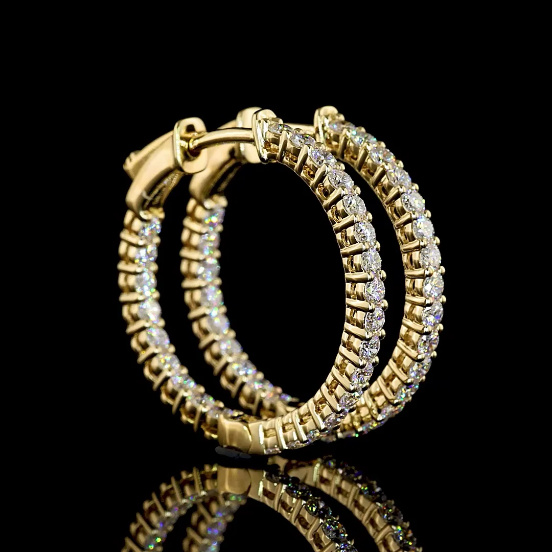 0.93 Cts 14k Yellow Gold Round Shape Hoops Earring - Video