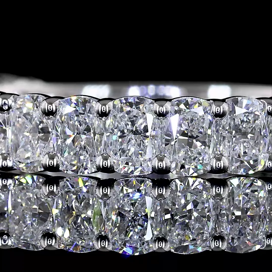 1.35 Cts 18k White Gold Cushion Brilliant Shape 3/4 Band Ring - Image 3