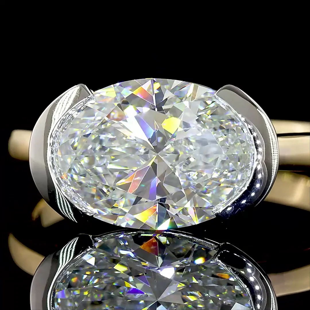 2.5 Cts 14k Yellow Gold - Platinum Oval Shape Solitaire Ring - Image 3