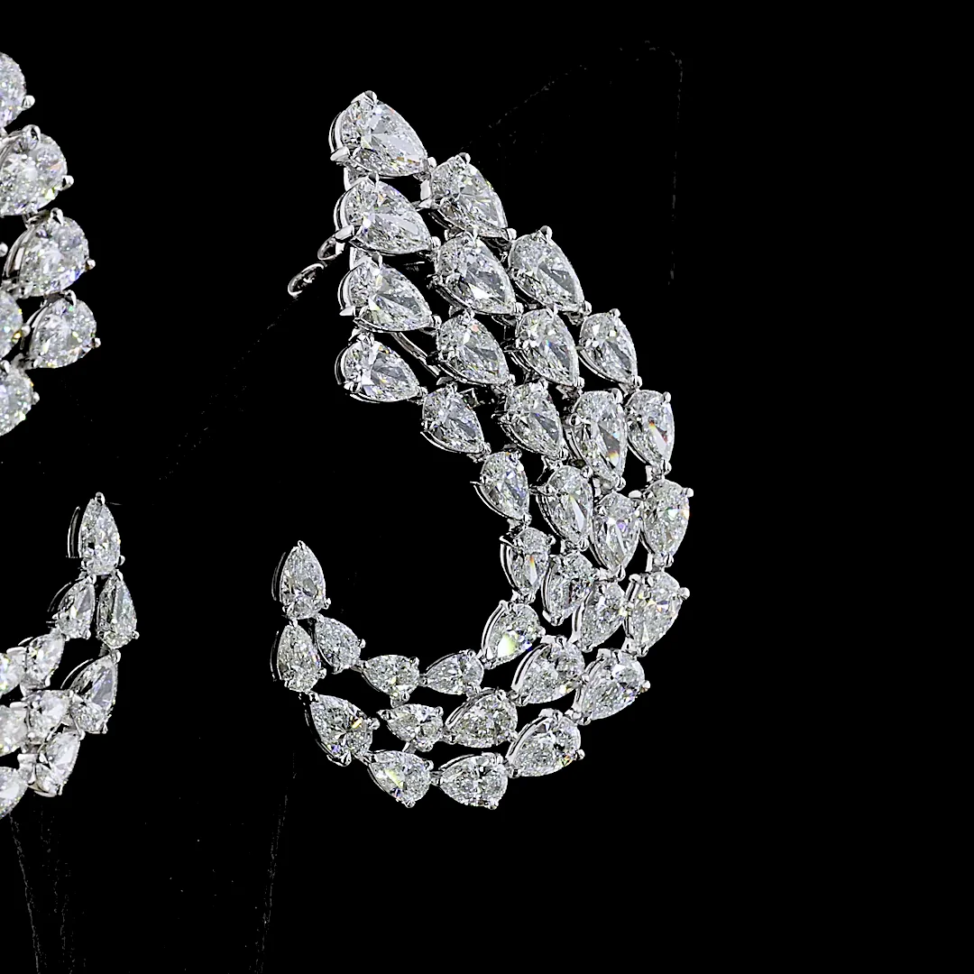 21.04 Cts 18k White Gold Pear Shape Crawler Earring - Image 4