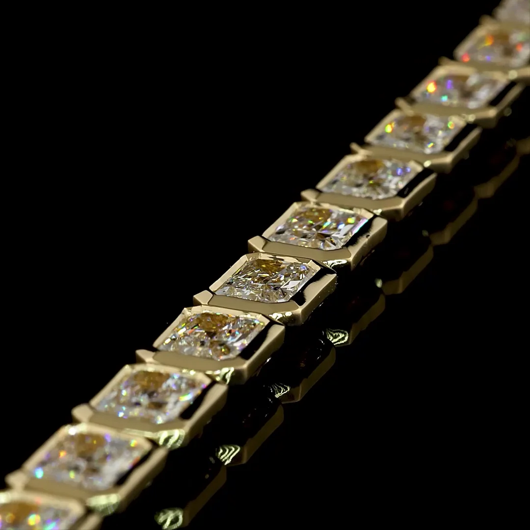 14.93 Cts 14k Yellow Gold Radiant Shape Tennis Bracelet - Image 2