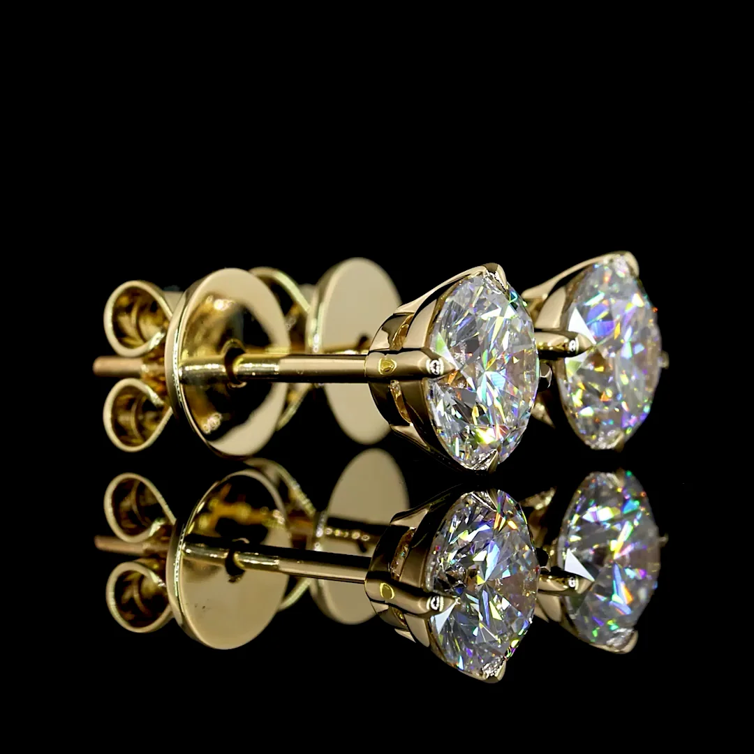 1.08 Cts 14k Yellow Gold Round Shape Studs Earring - Video