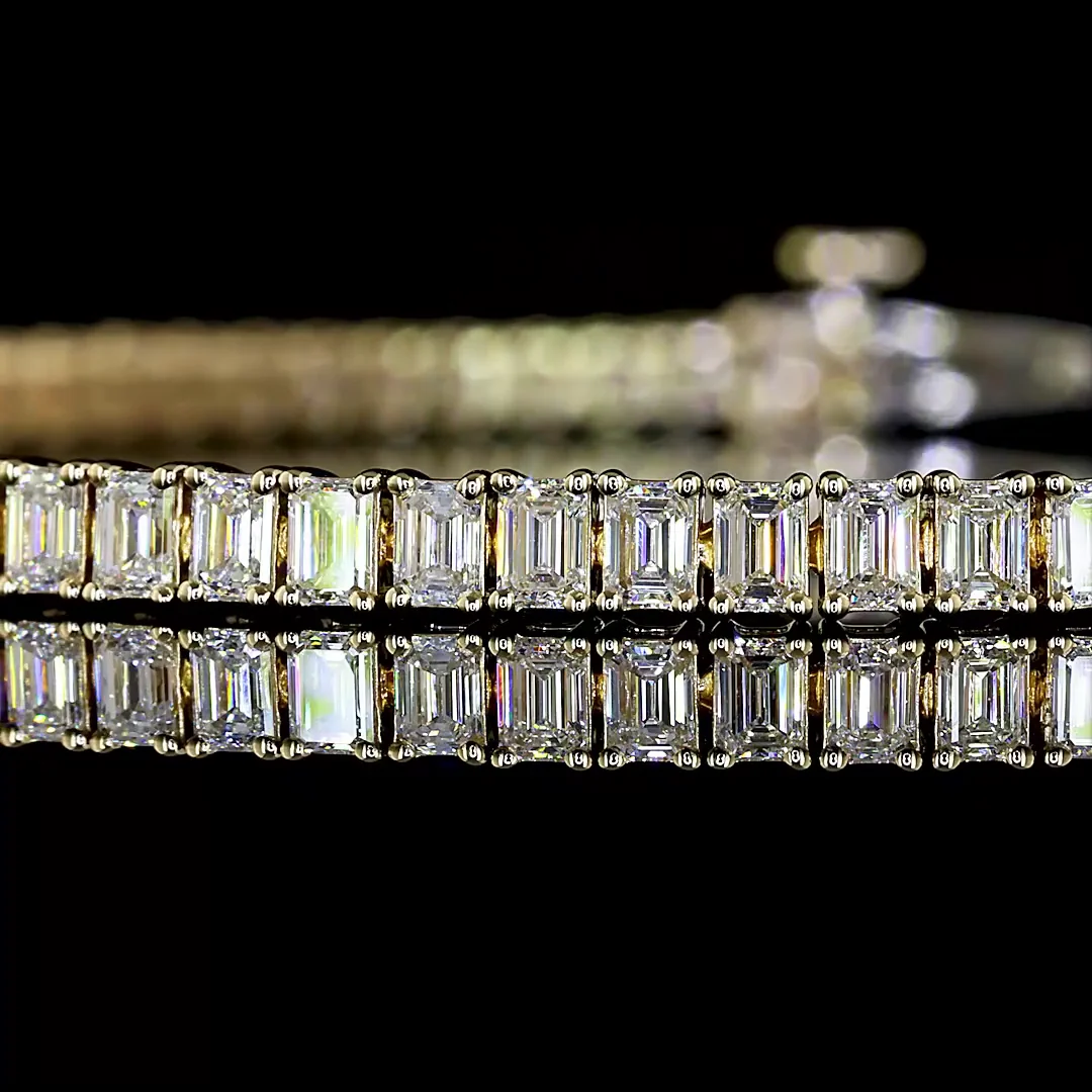 4.18 Cts 14k Yellow Gold Emerald Shape Tennis Bracelet - Image 2