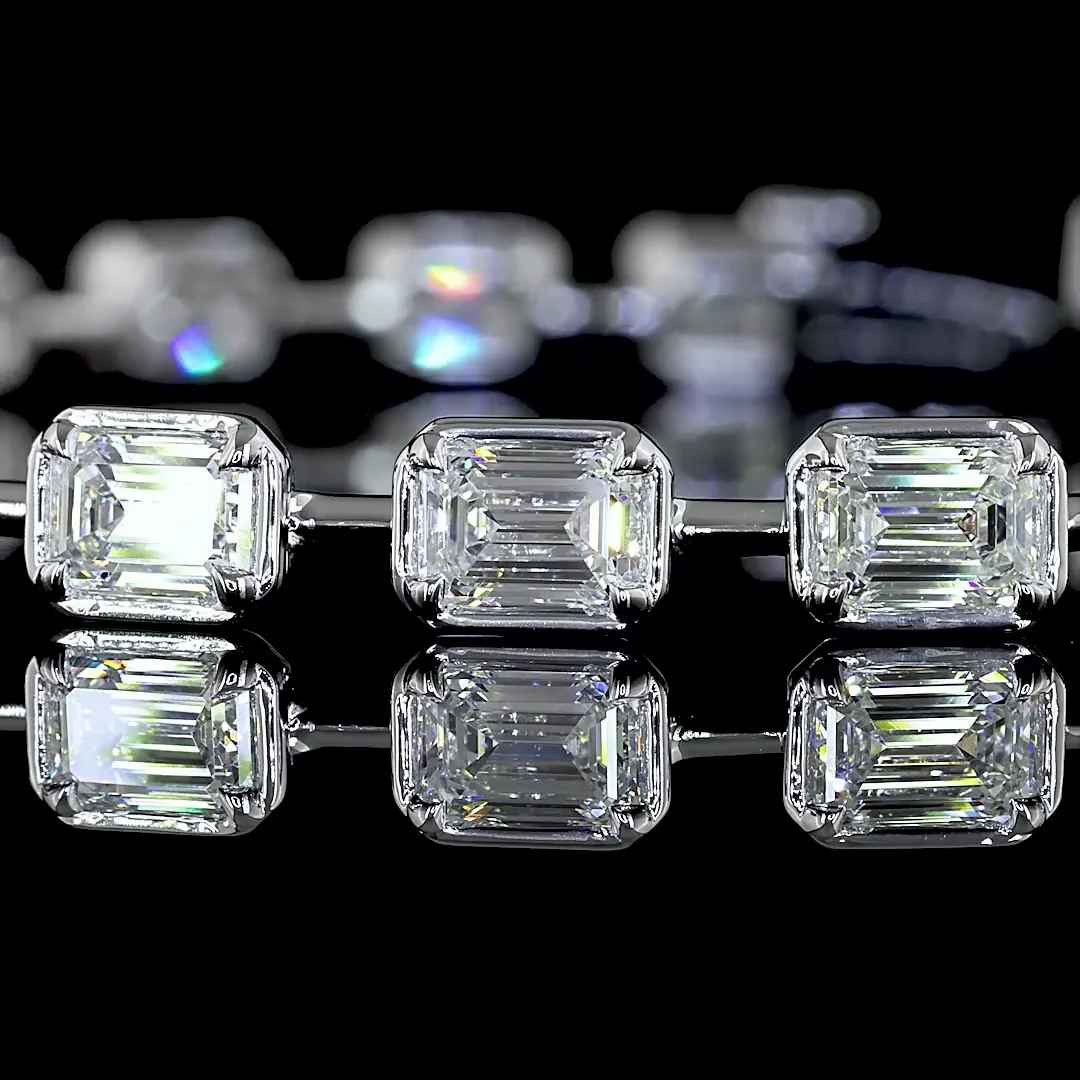 7.31 Cts 14k White Gold Emerald Shape Station Bracelet - Image 2