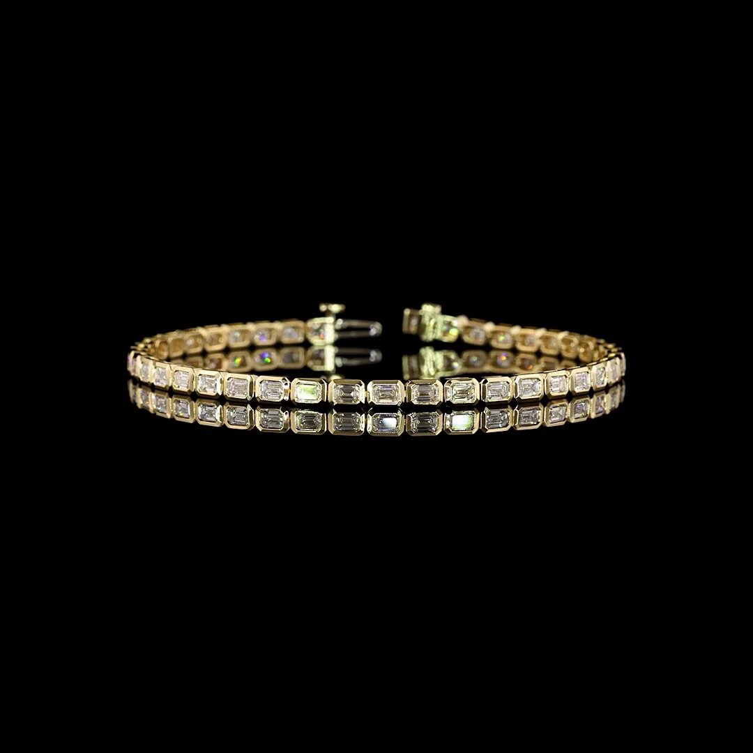 3.86 Cts 14k Yellow Gold Emerald Shape Tennis Bracelet - Video
