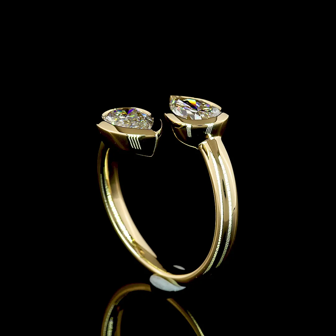 1.95 Cts 14k Yellow Gold Pear Shape Special Ring - Image 2