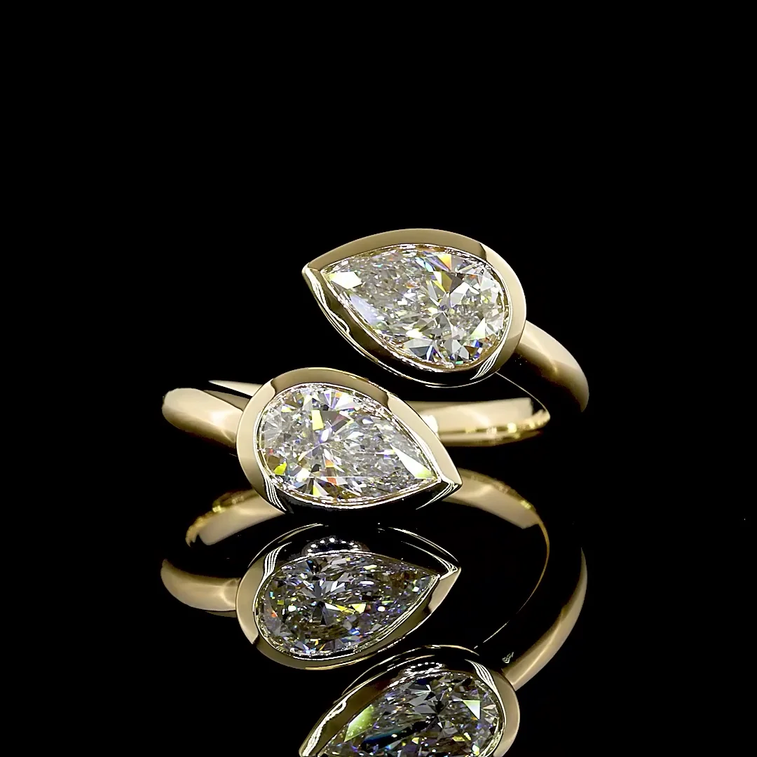 1.95 Cts 14k Yellow Gold Pear Shape Special Ring - Video