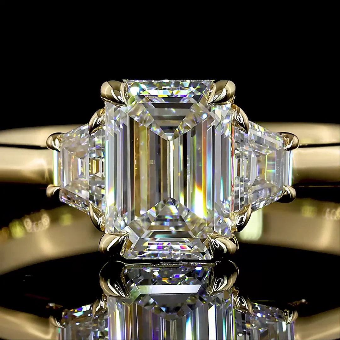 1.26 Cts 14k Yellow Gold Emerald Shape 3 Stones Ring - Image 3