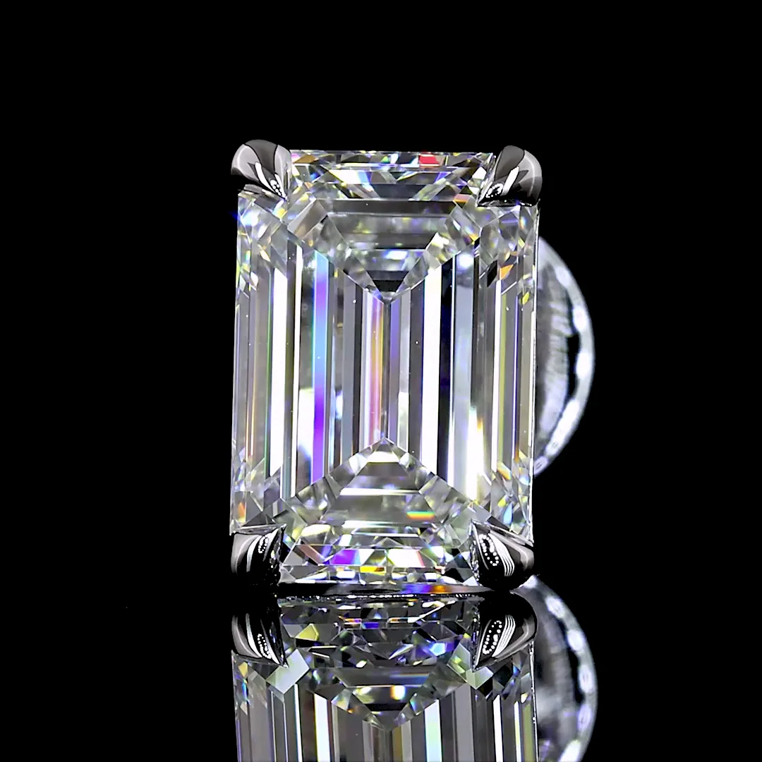 2.1 Cts 14k White Gold Emerald Shape Studs Earring - Image 3