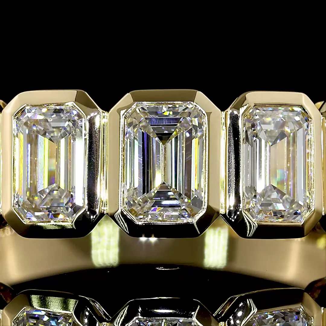 2.05 Cts 14k Yellow Gold Emerald Shape 7 Stones Eternity Band - Image 3